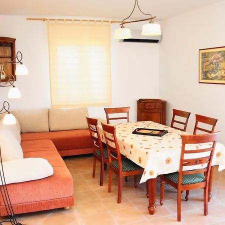Apartament By The Sea Mastrinka, Ciovo - 1005 *