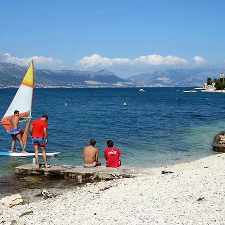 Apartments By The Sea Mastrinka, Ciovo - 1005 *