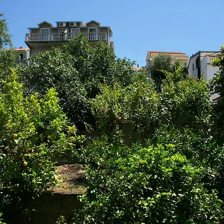 Apartments By The Sea Mastrinka, Ciovo - 1005 Apartman