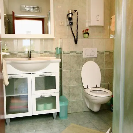 Apartman Apartments By The Sea Mastrinka, Ciovo - 1005 *