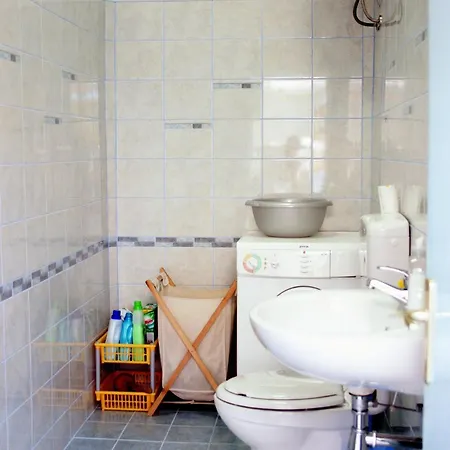 Apartments By The Sea Mastrinka, Ciovo - 1005 *