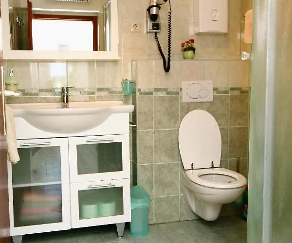 Apartament By The Sea Mastrinka, Ciovo - 1005 *